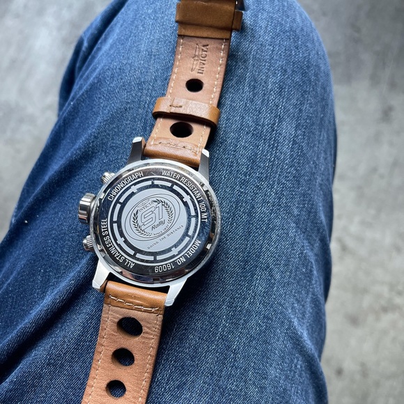 Watch - Picture 5 of 9